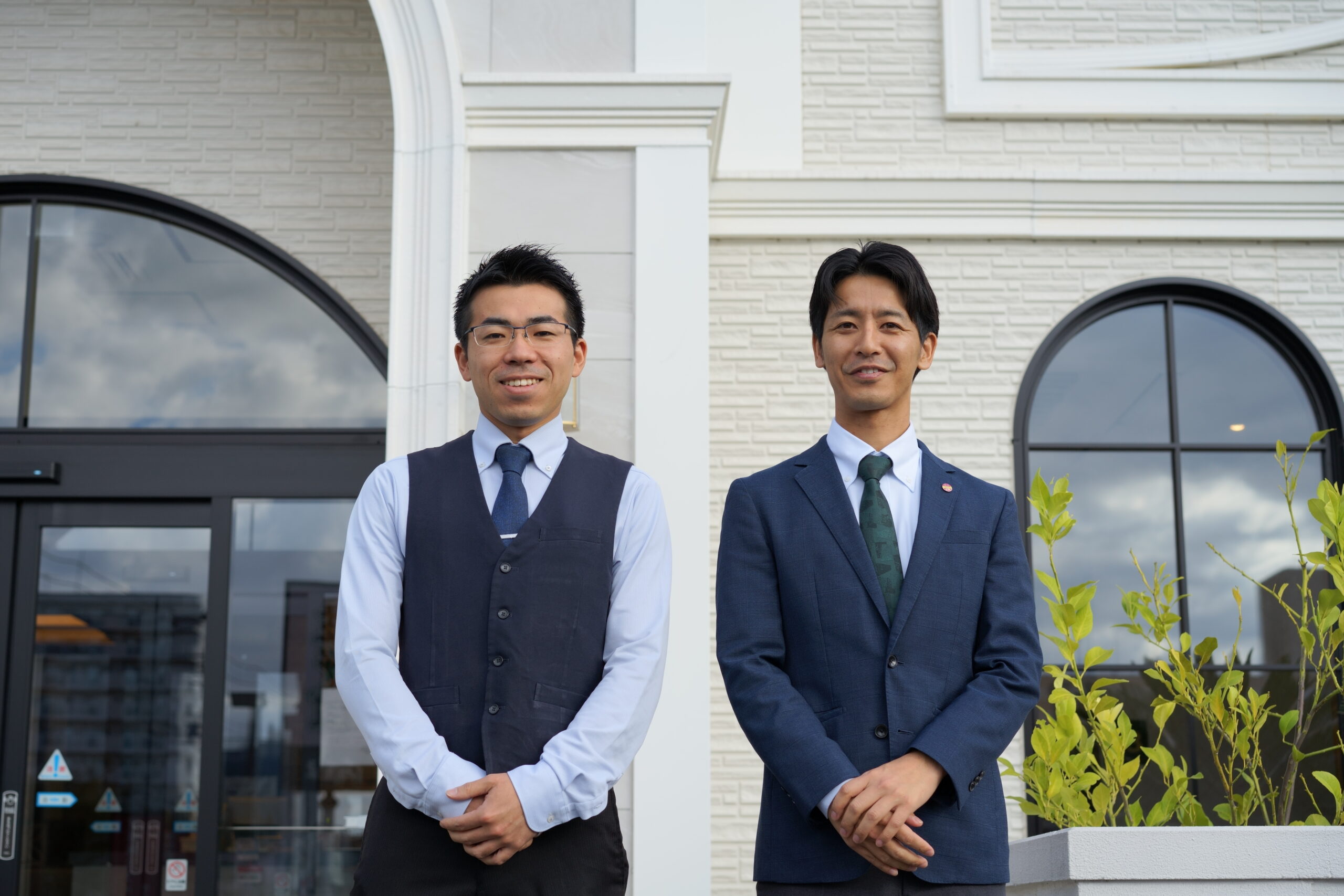 株式会社赤門 マーケティング部 販促広報課 課長 高橋亮太さん 焼肉赤門 作新台店 店長 松浦涼さん